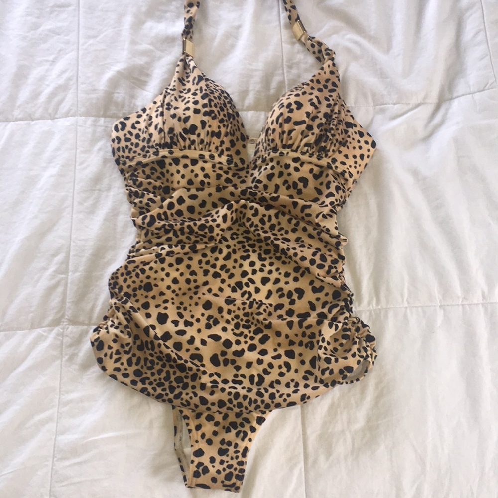 VICTORIA’S SECRET ONE PIECE SWIM (small)
